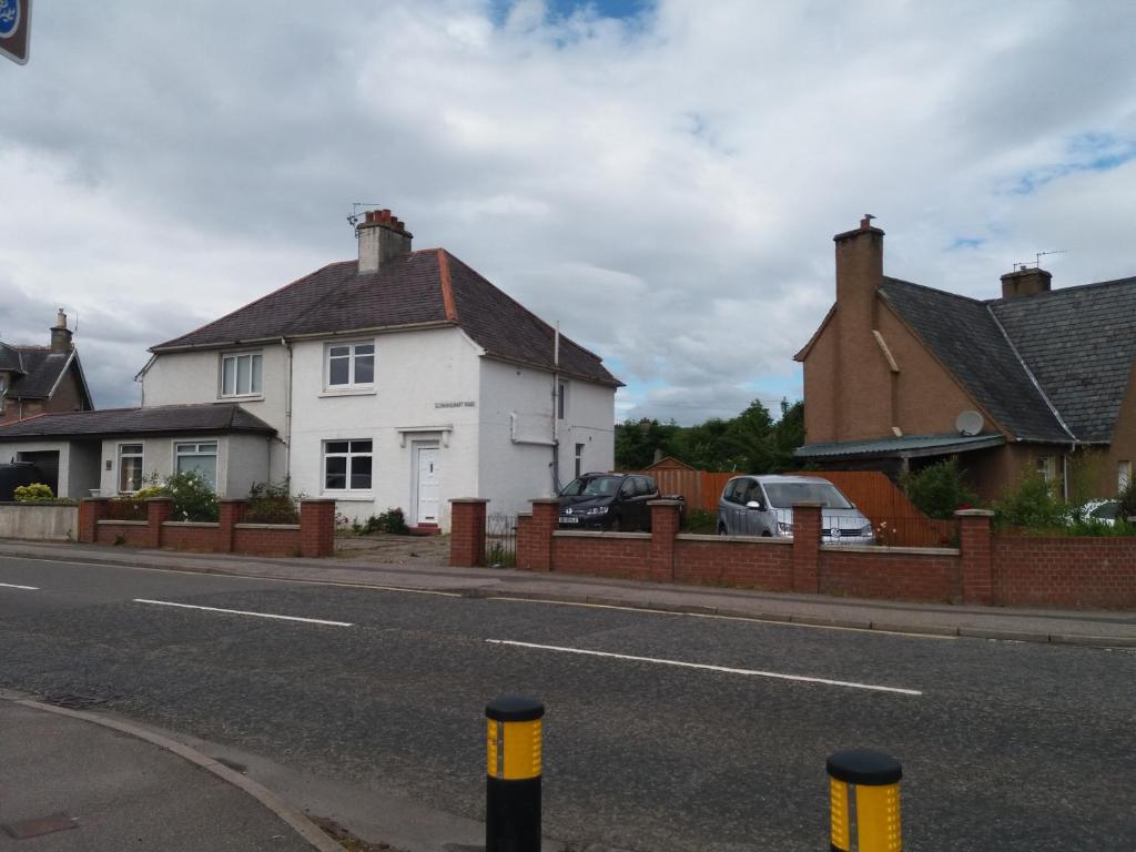 Ashley 3 Bed Inverness City Holiday Home with free parking