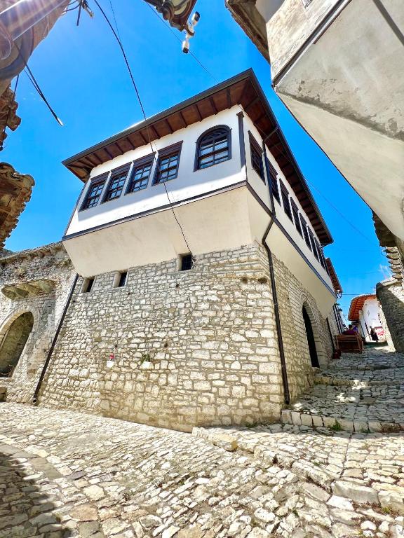 Villa Athina in Berat Castle - Since 1741 - Image 1
