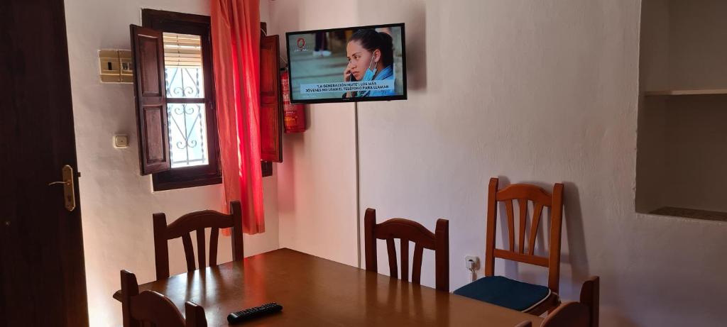 TV a/nebo společenská místnost v ubytování Alojamiento Turístico El Pantano de Cazorla