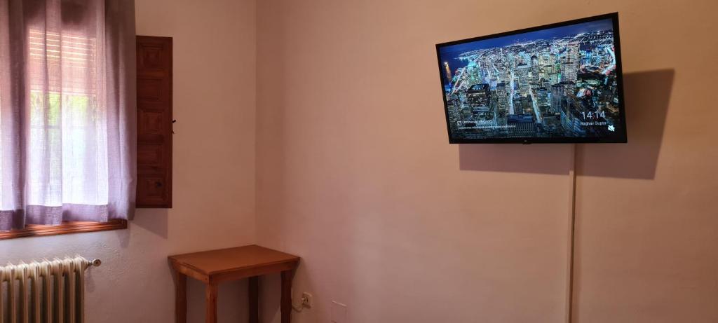 TV a/nebo společenská místnost v ubytování Alojamiento Turístico El Pantano de Cazorla