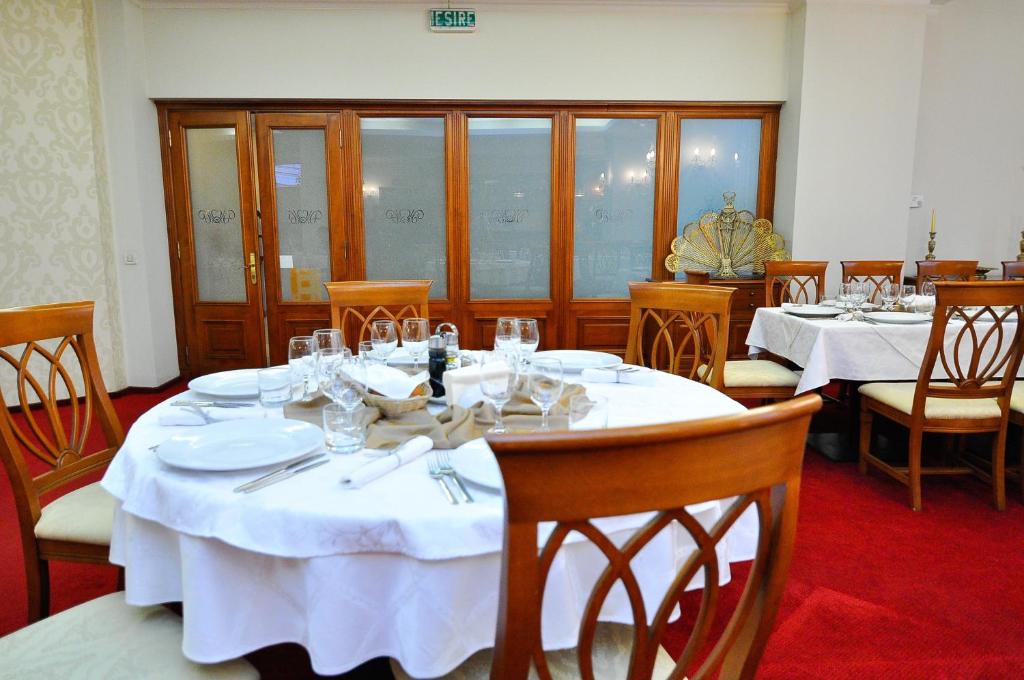 Restaurace v ubytování Hotel Maxim