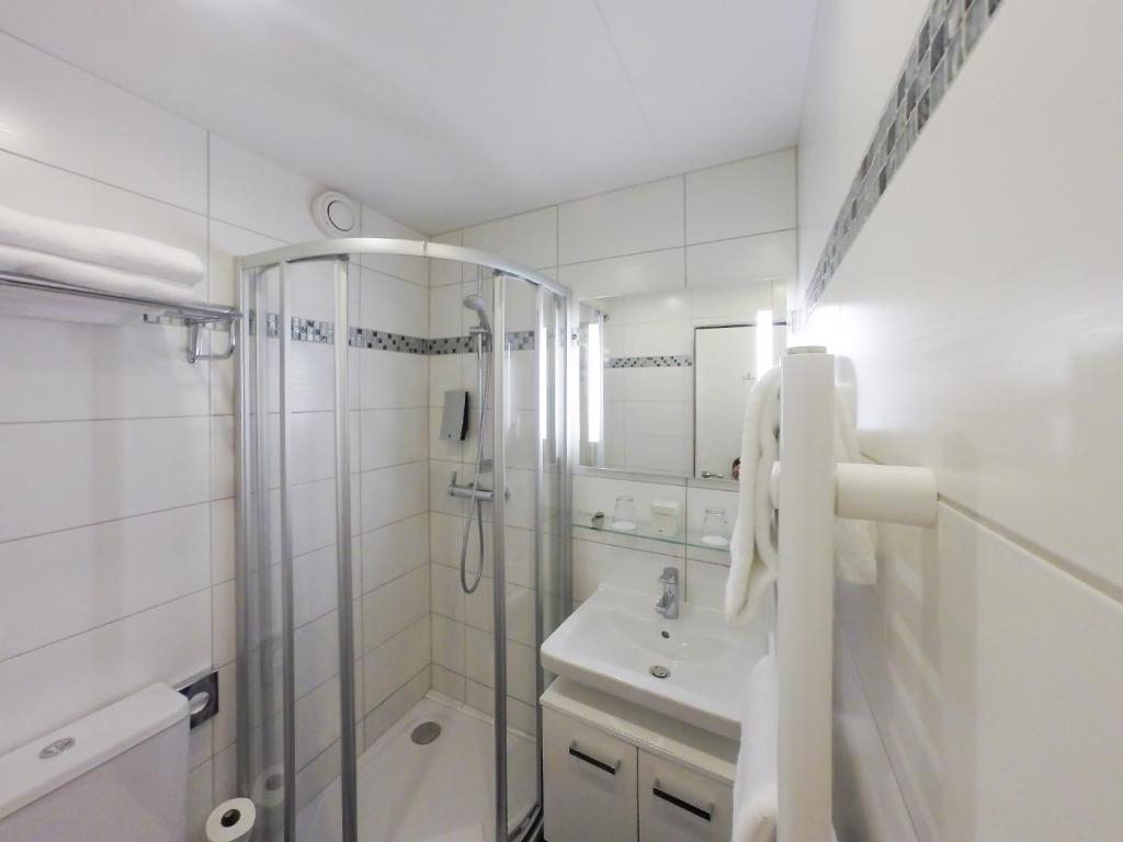 Un baño de Hotel Boltzmann