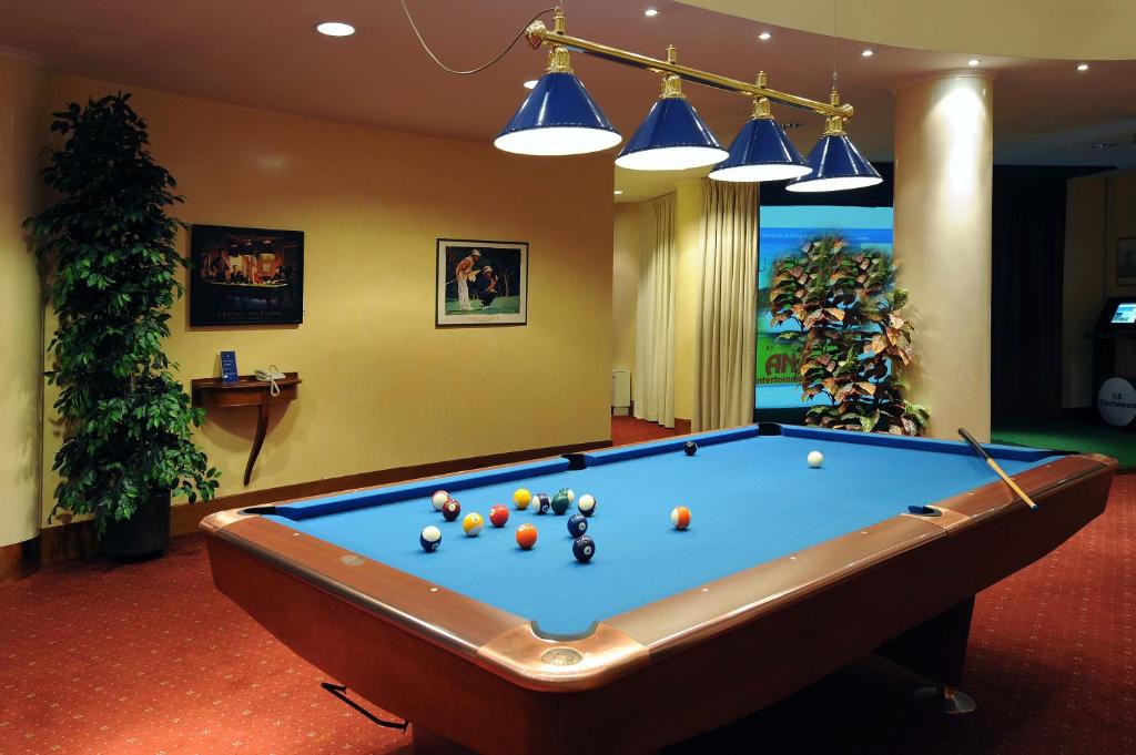 Biliár nebo kulečník v ubytování Hotel Roma Aurelia Antica