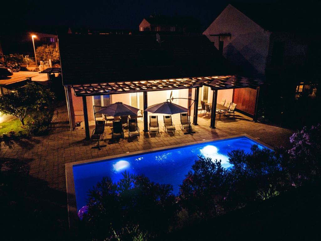 Bazén v ubytovaní Villa Magdalena, Biograd na Moru alebo v jeho blízkosti