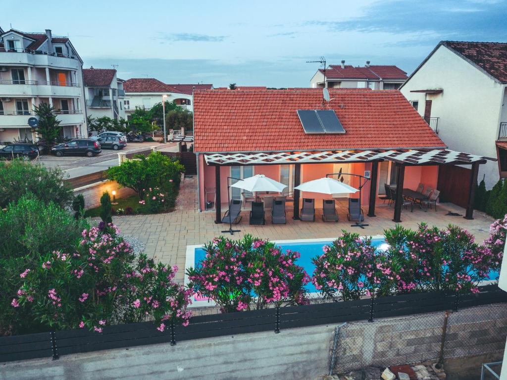 Budova, v ktorej sa vila nachádza