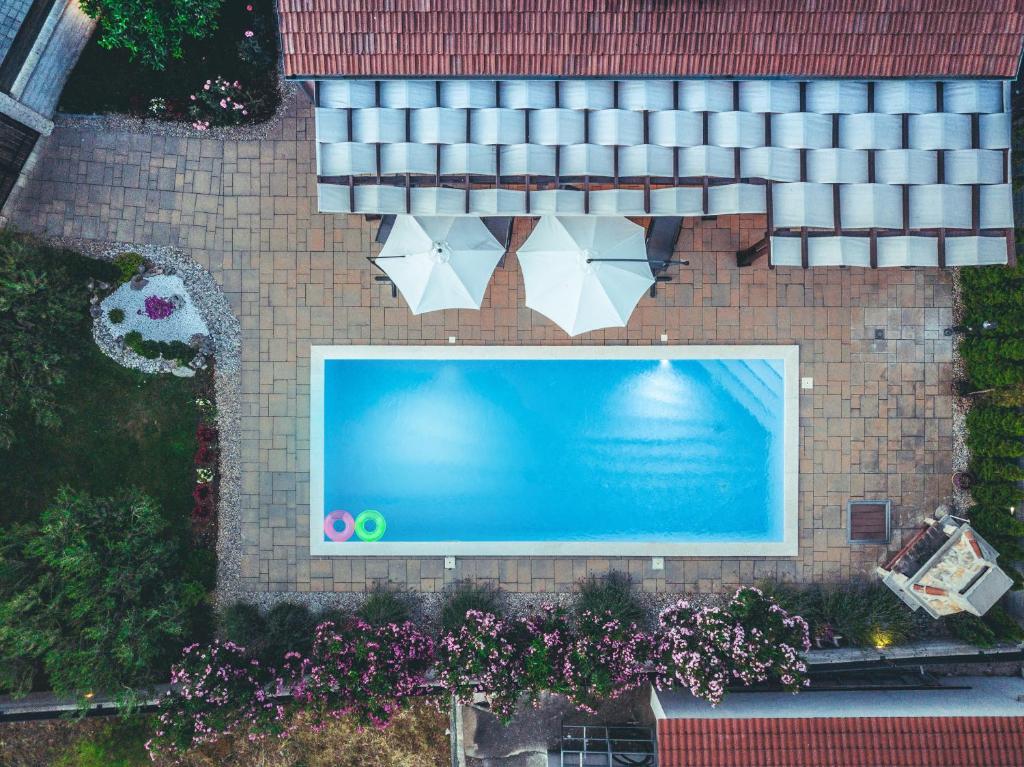 Bazén v ubytovaní Villa Magdalena, Biograd na Moru alebo v jeho blízkosti