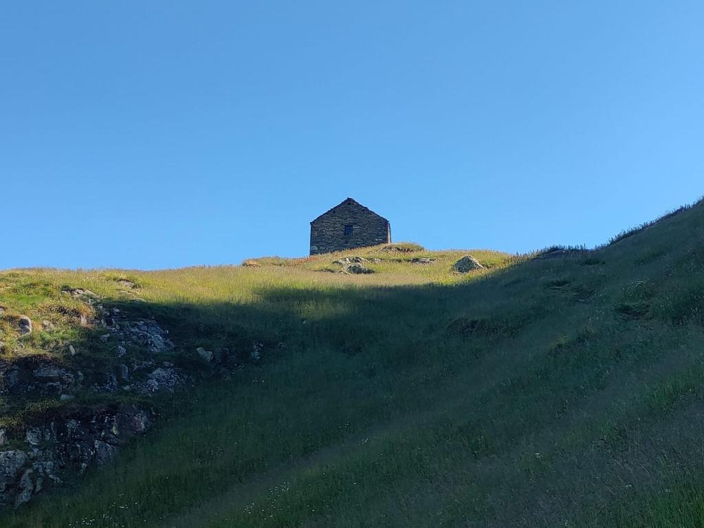 Zdjęcie z galerii obiektu Trilocale partenza seggiovia Jolanda Trinité - CIR n 0009 w mieście Gressoney-la-Trinité