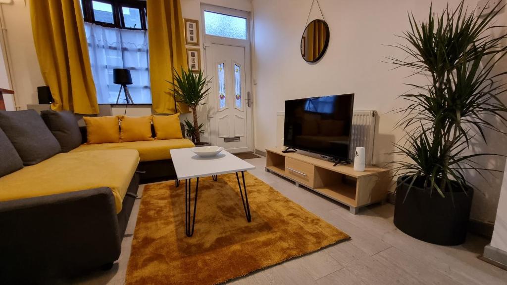 A seating area at Cheerful 2 Bedroom home in Stoke on Trent