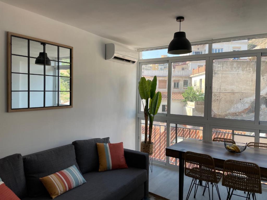 Posedenie v ubytovaní LUMINOSO APARTAMENTO RECIÉN REFORMADO