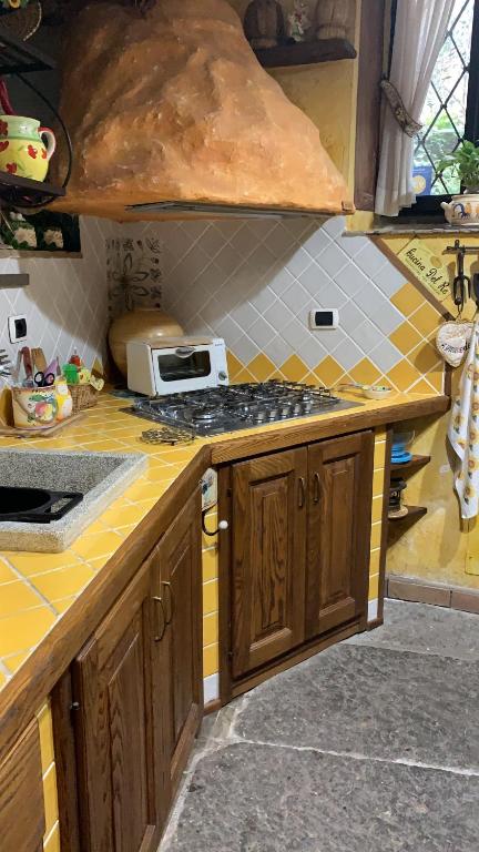 Kuchnia lub aneks kuchenny w obiekcie L'Antico Loco Commodo