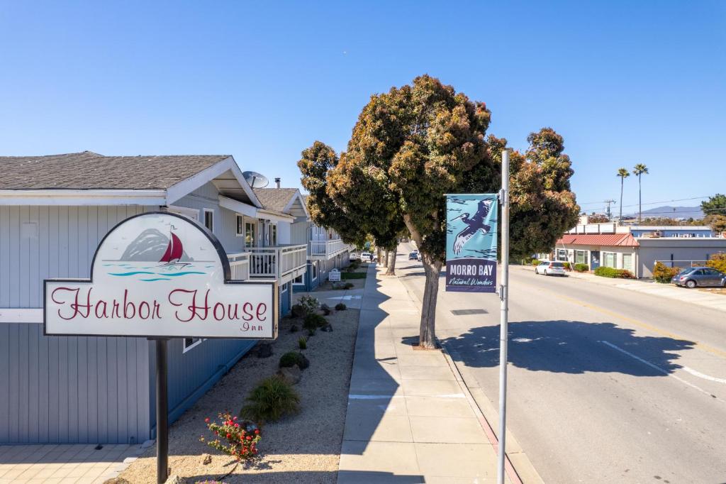Harbor House Inn photo
