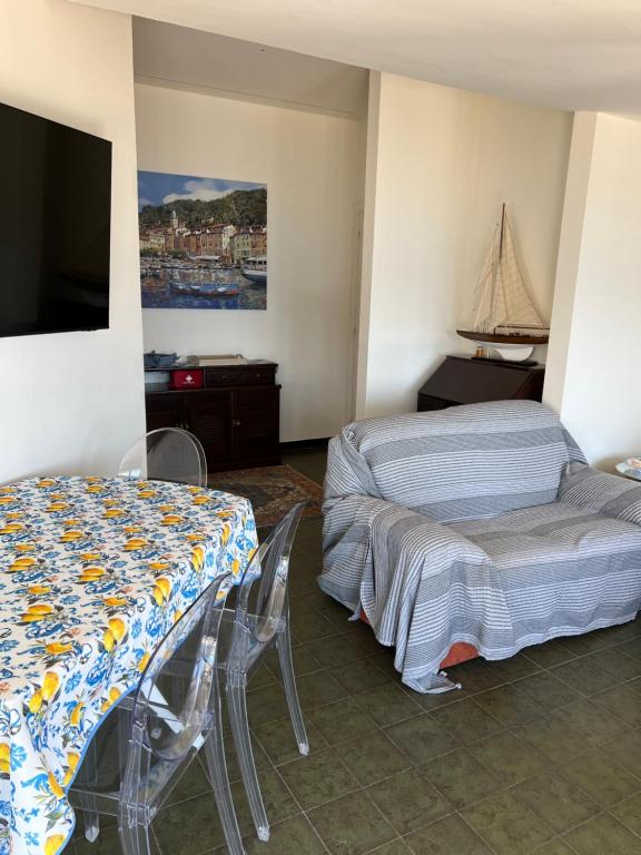 Kép NAUTILUS VISTA MARE MOZZAFIATO a 180 GRADI- POSTO AUTO PRIVATO - 2 CAMERE MATRIMONIALI più 1 DIVANO LETTO SINGOLO-SKY,NETFLIX-WIFI 200MG szállásáról Rapallóban a galériában