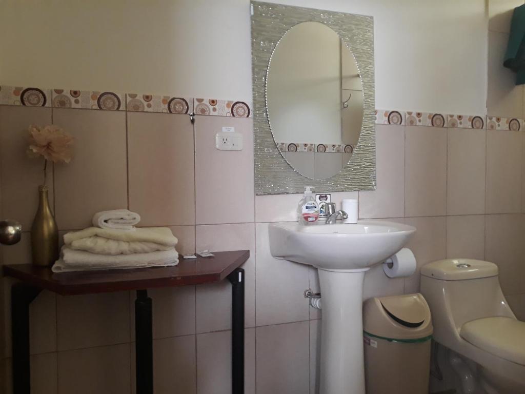 Koupelna v ubytování El Cardenal Hotel