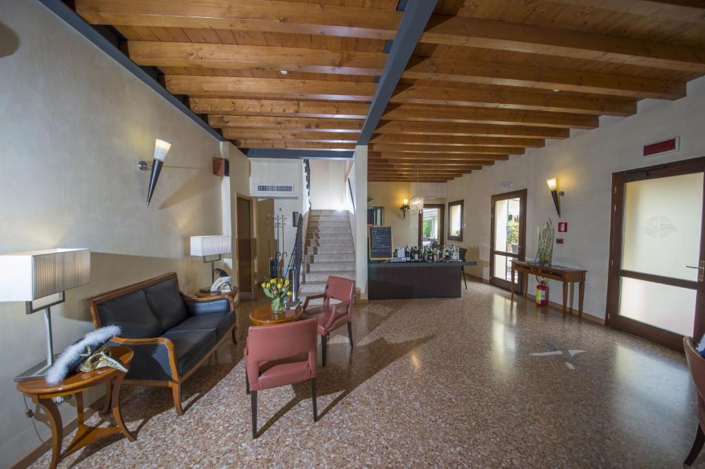 Posezení v ubytování Hotel Venice Resort Airport