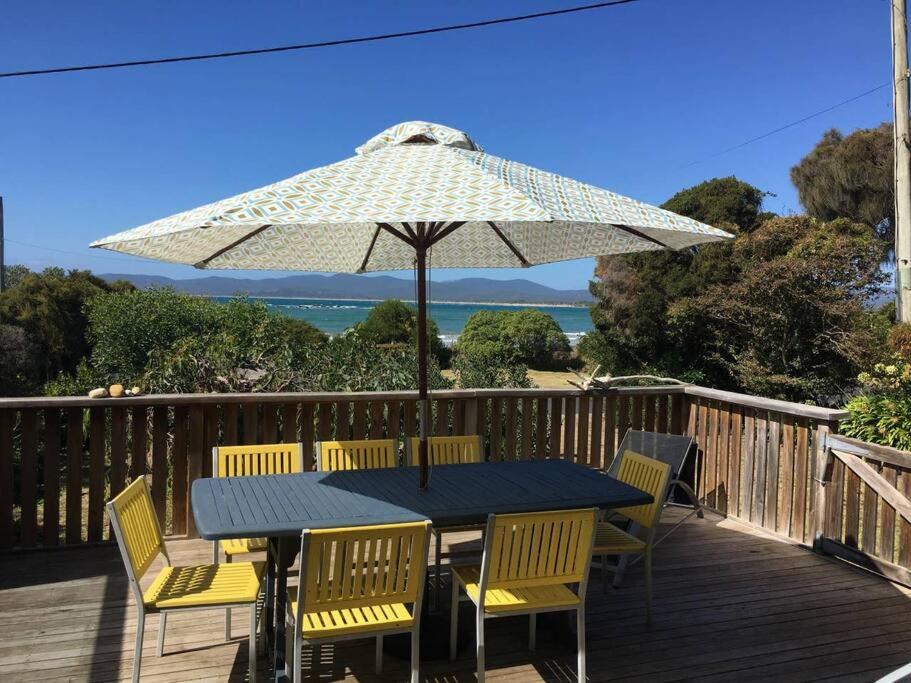 The Retreat On the Esplanade at Hawley Beach - Housity