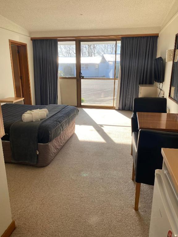 The Redwood Hotel - Resim 5