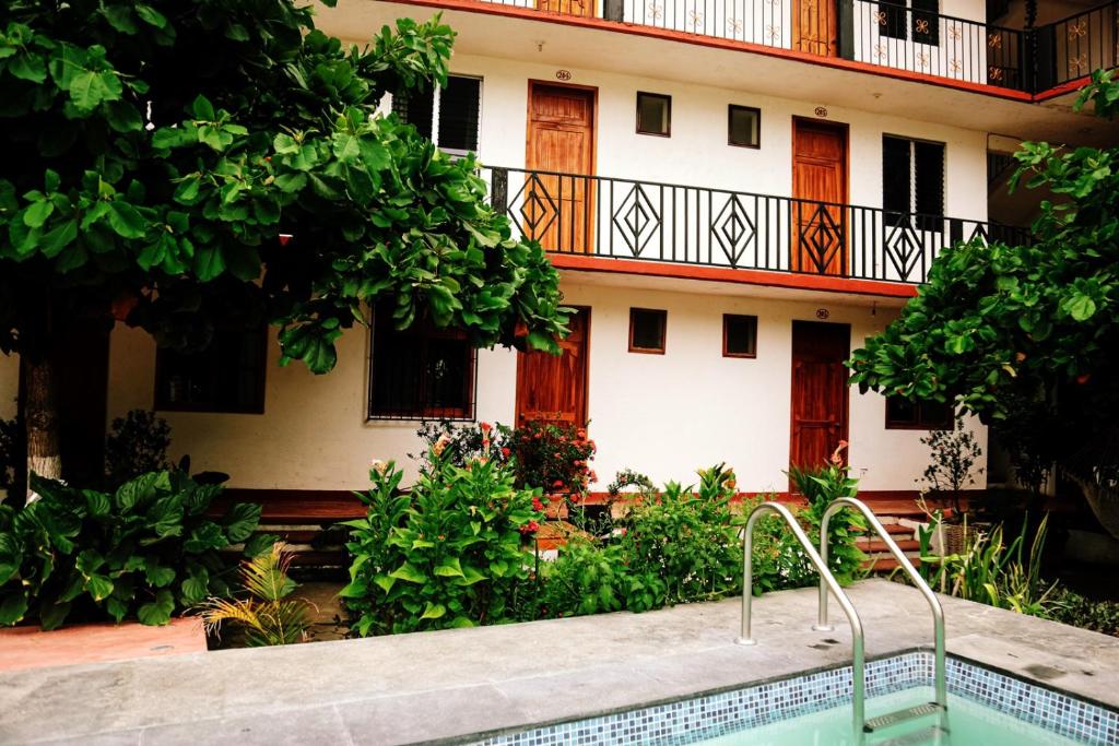 Bazén v ubytování Hotel Yurimar nebo v jeho okolí