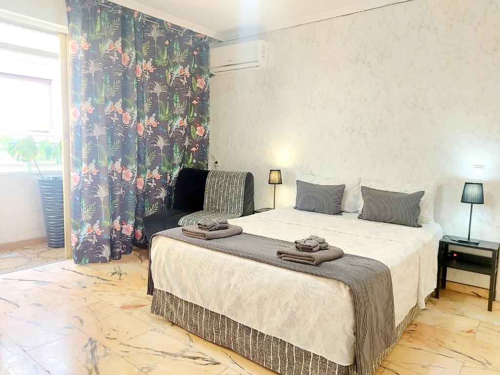 Gloria Host House - 