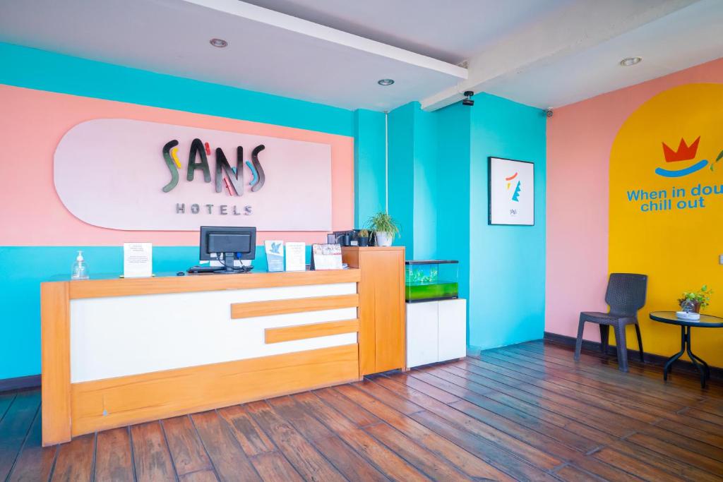 Zona de hol sau recepție la Sans Hotel Zam-Zam Syariah Palangkaraya