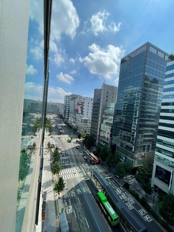 Vista generica su Seul o vista sulla città dall'interno dell'appartamento