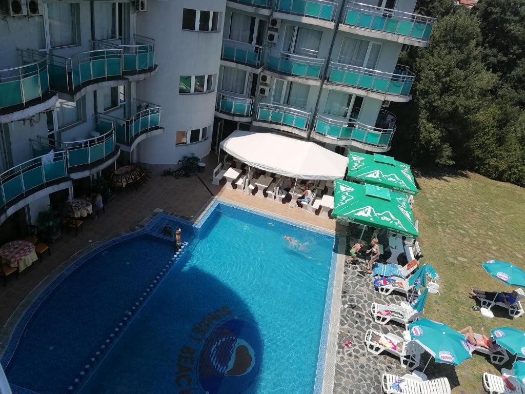 Bazén v ubytování Hotel Sunset Beach nebo v jeho okolí