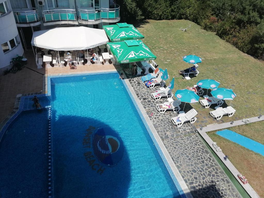 Bazén v ubytování Hotel Sunset Beach nebo v jeho okolí