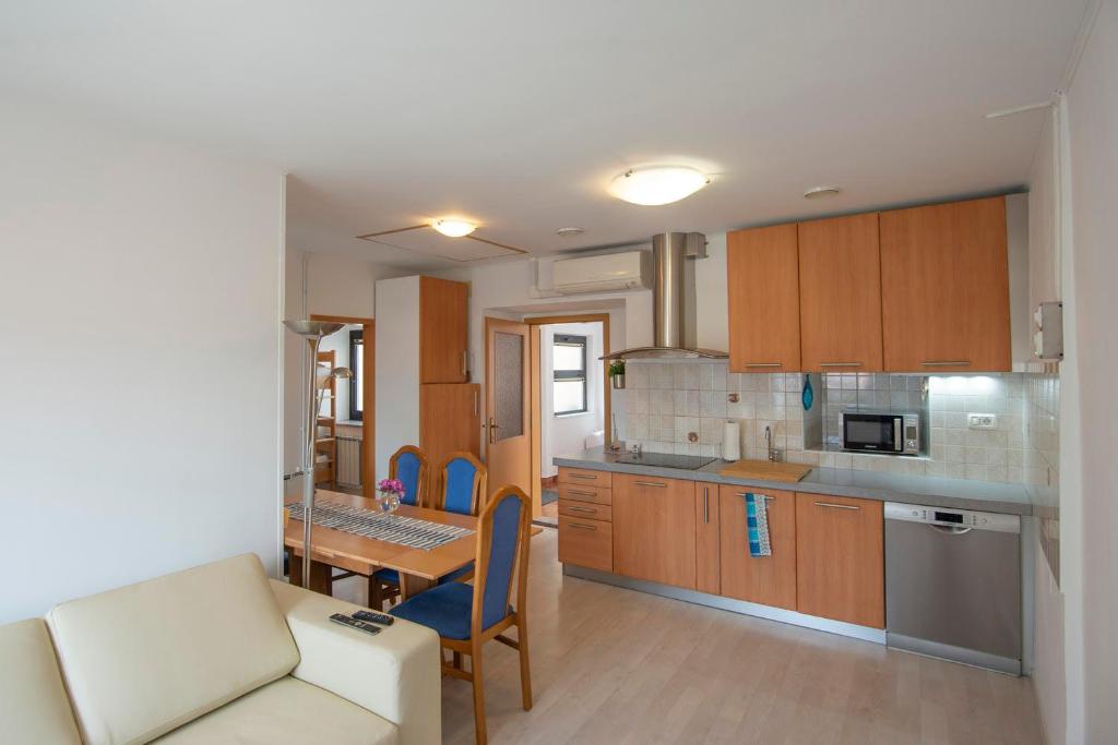 Afbeelding uit fotogalerij van Apartma Bajc in Ajdovščina