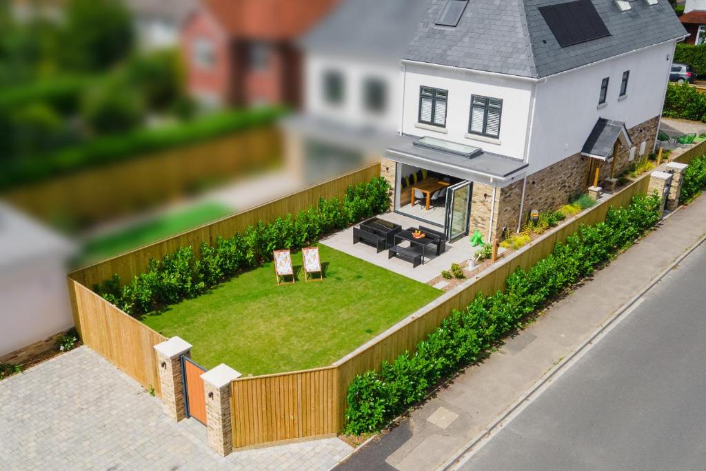 Κήπος έξω από το The Laurels by Grandeur Property
