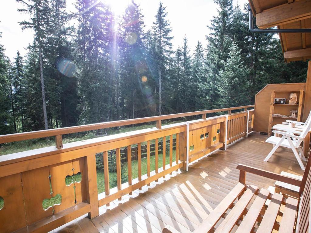 Balkón alebo terasa v ubytovaní Chalet Hochkrimml 2 by Interhome