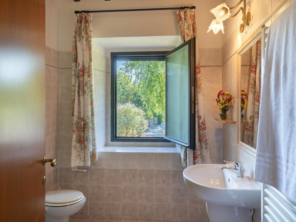 Kúpeľňa v ubytovaní Holiday Home La Badia by Interhome