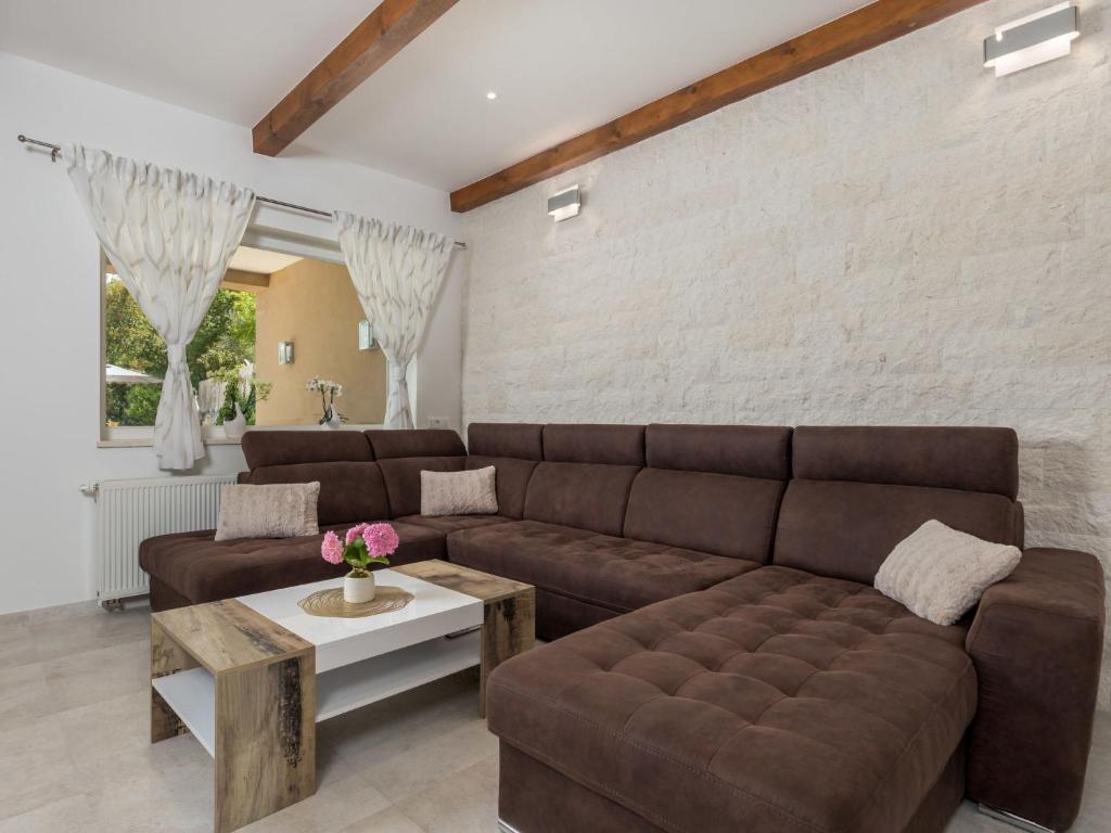 Posezení v ubytování Villa Matea by Interhome