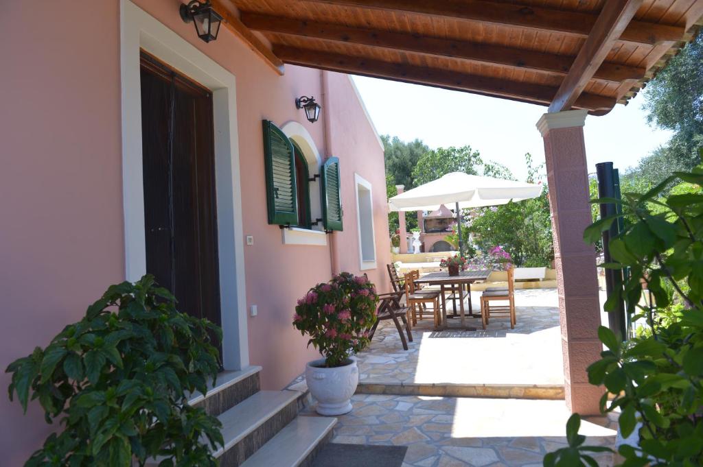 Zahrada ubytování Villa Eleni Peritheia BY CorfuEscapes