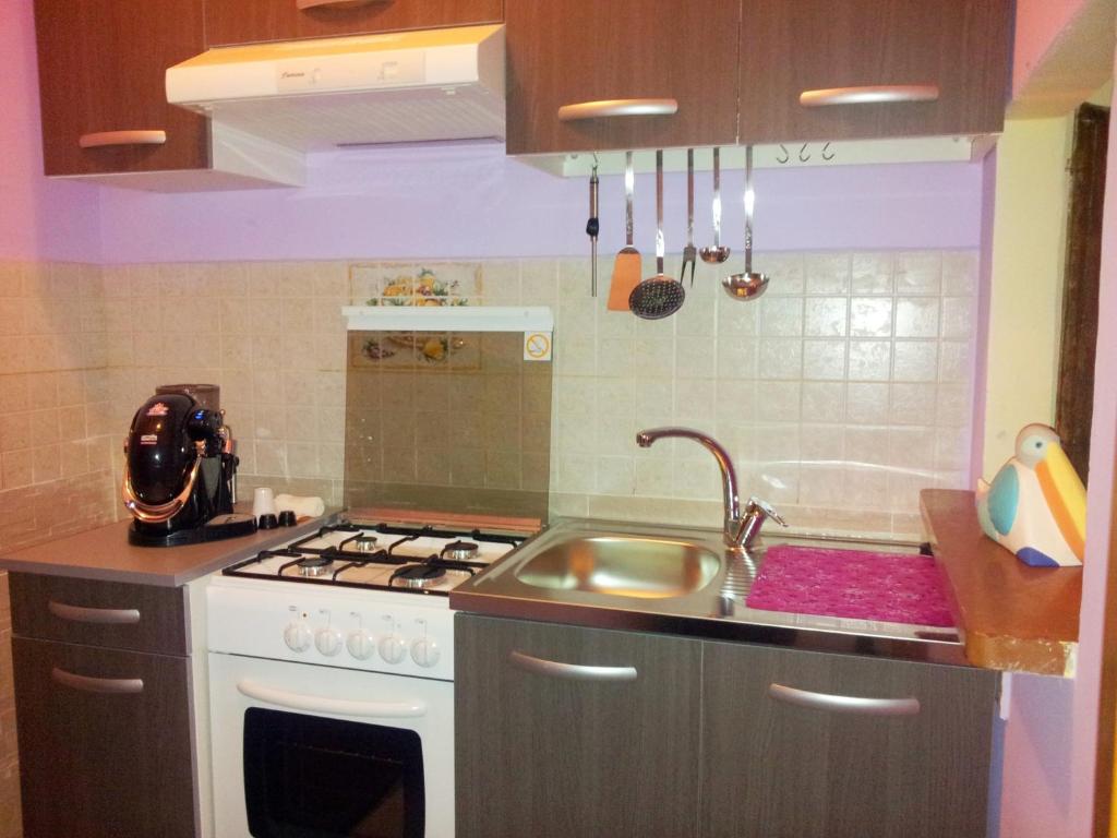 A kitchen or kitchenette at Assisi Casa degli Angeli
