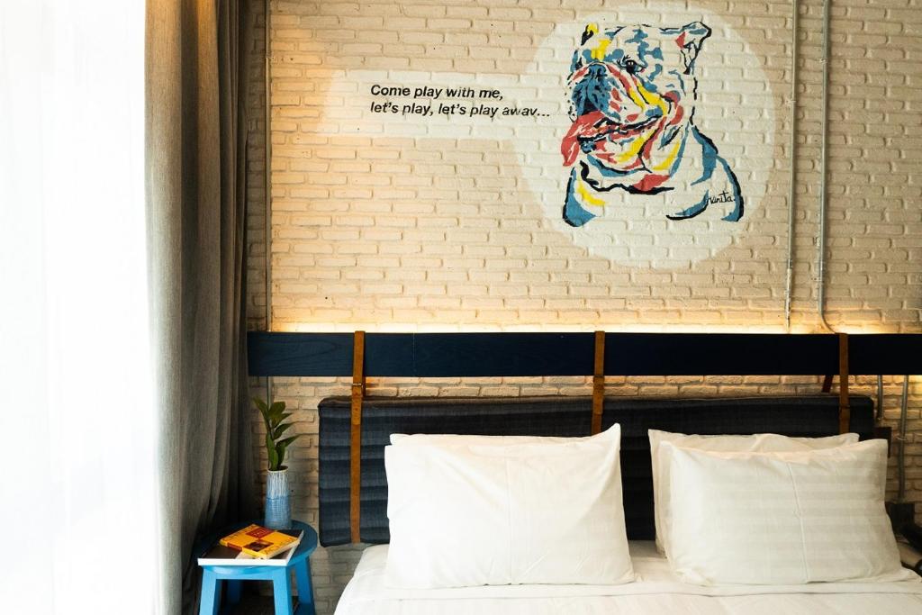 Tints of Blue Hotel - 8