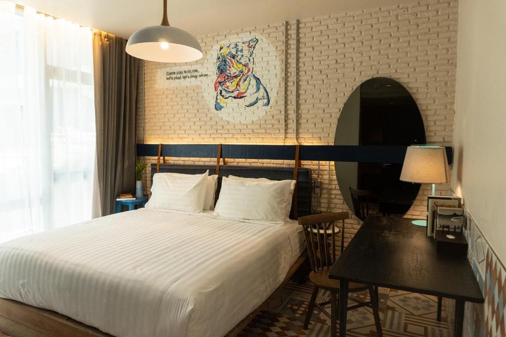 Tints of Blue Hotel - 1