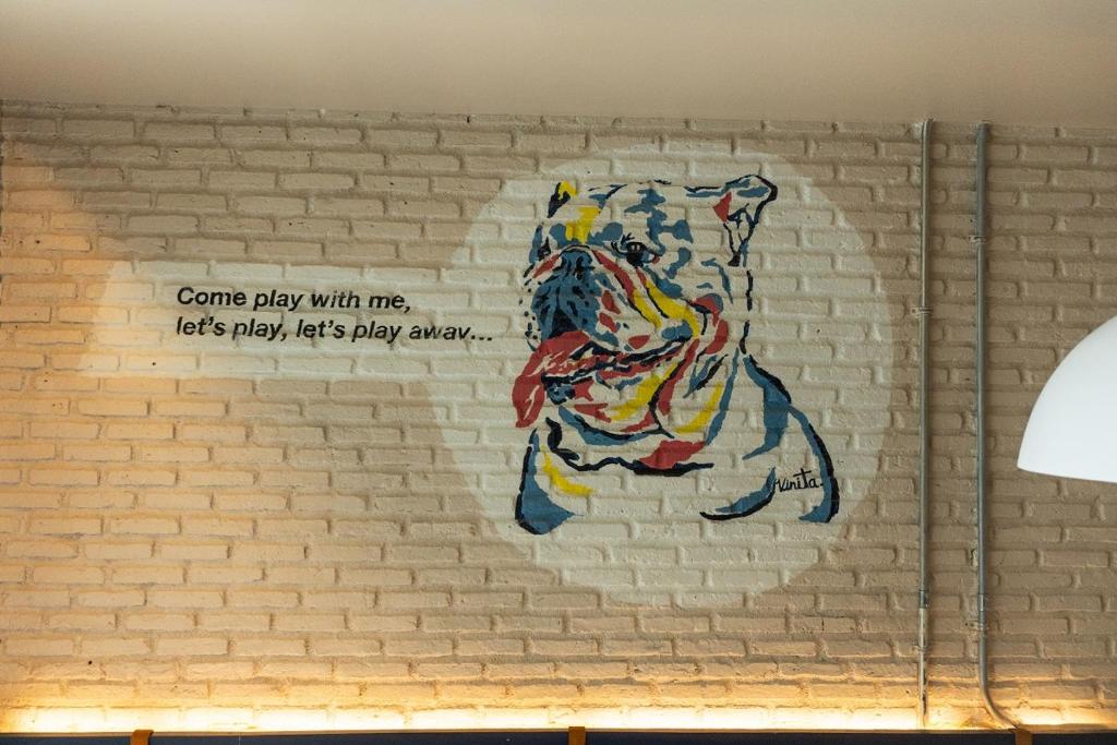 Tints of Blue Hotel - 9