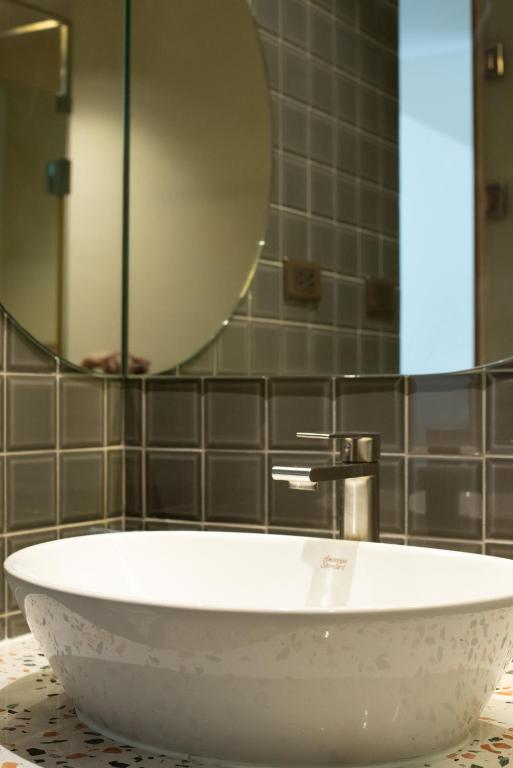 Tints of Blue Hotel - 11