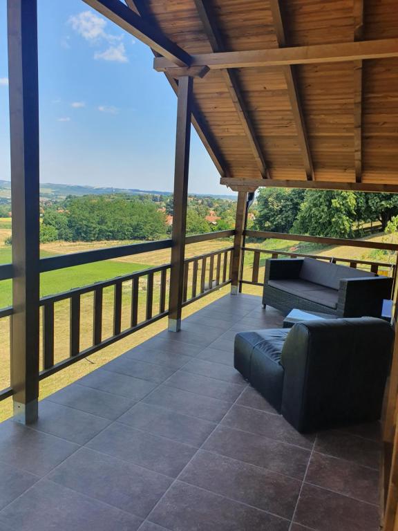 Balkón nebo terasa v ubytování LIPA houses & spa