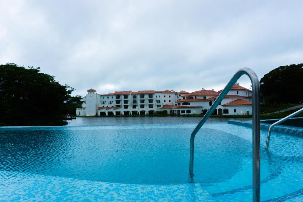 Bazén v ubytování Ecoland Hotel nebo v jeho okolí