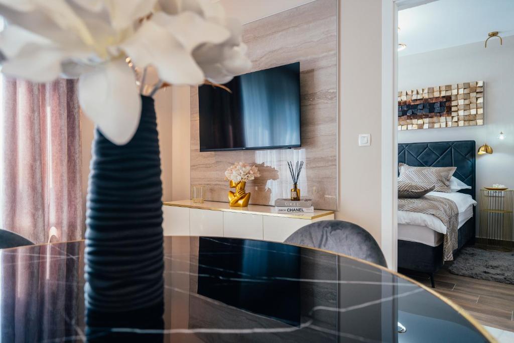 Posteľ alebo postele v izbe v ubytovaní Apartment Rixos Zadar Private Parking Garage