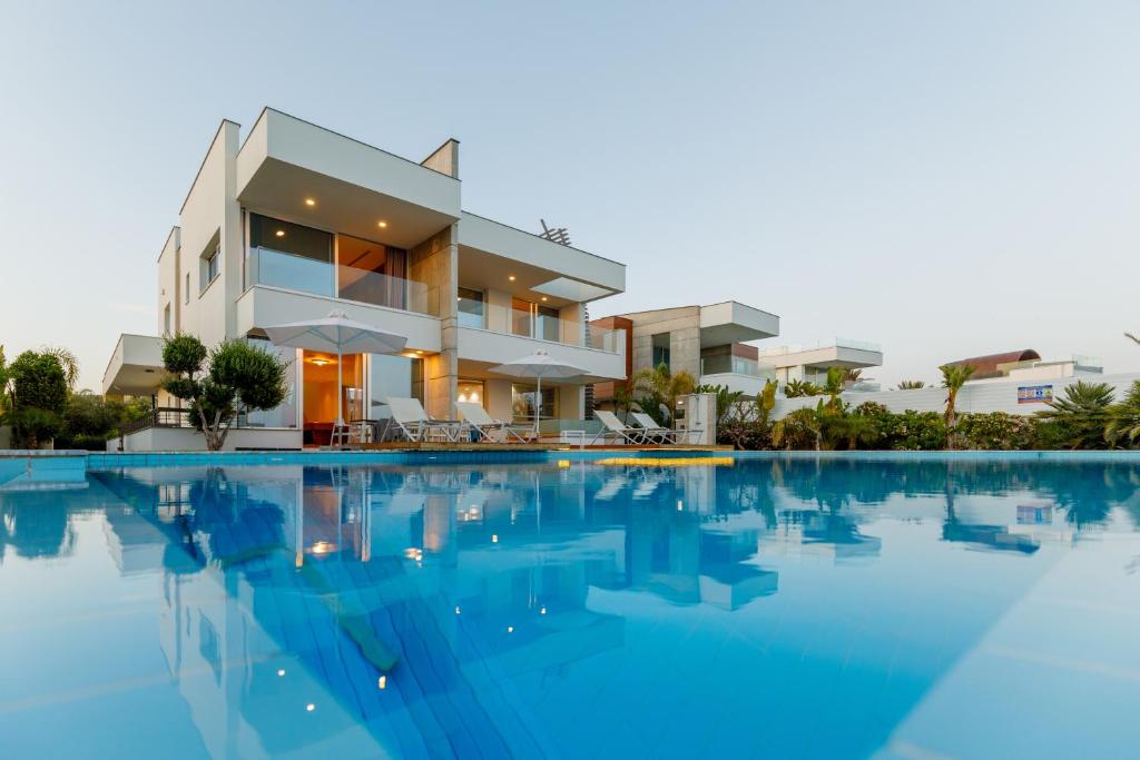 Beachfront Luxury Villa Tranquility