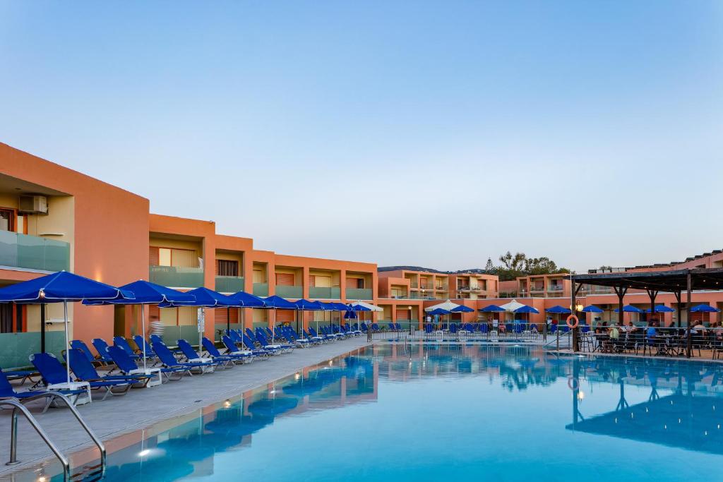 Bazén v ubytování Rethymno Village nebo v jeho okolí