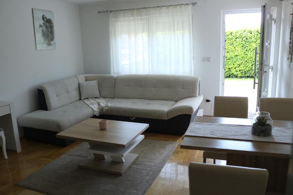 Posedenie v ubytovaní Apartment Elize