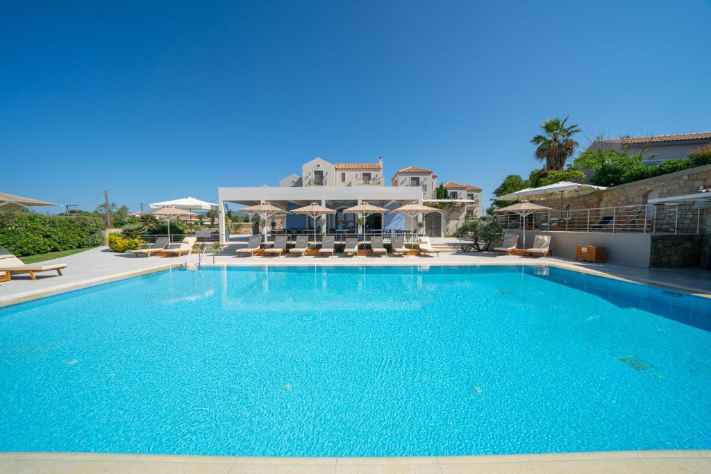 Bazén v ubytování Costa Rossa Boutique Hotel - Adults Only nebo v jeho okolí