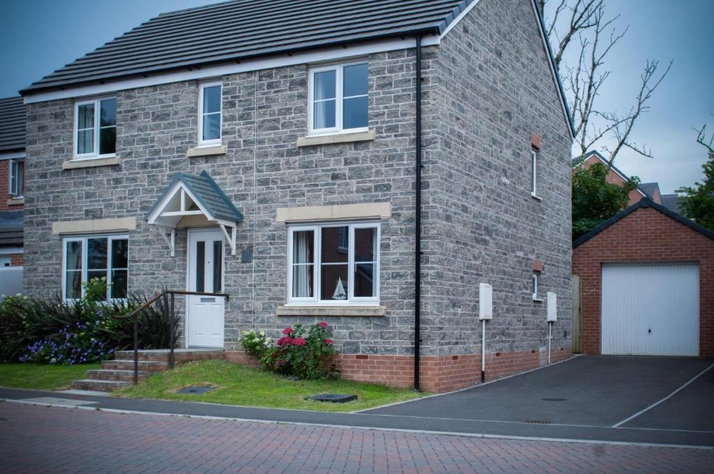 Maes Yr Odyn - 3 Bedroom Holiday Home - Narberth - Housity