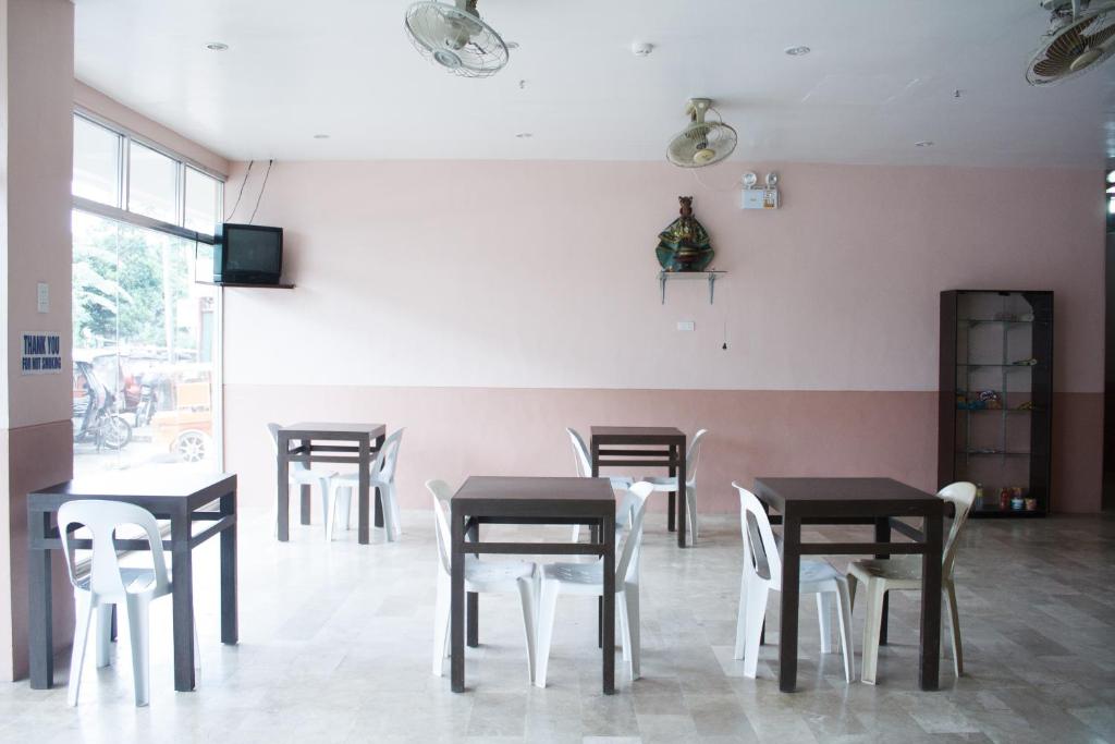 TV a/nebo společenská místnost v ubytování GV Hotel - Borongan