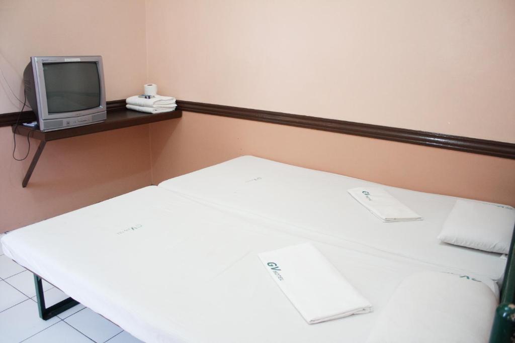 TV a/nebo společenská místnost v ubytování GV Hotel - Catarman