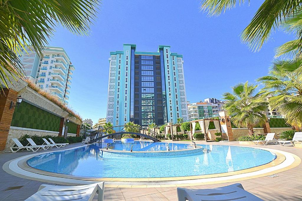 Sea view apartment, 5 mins to the beach