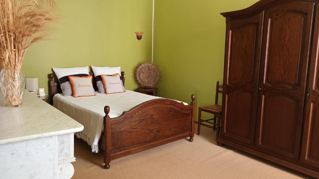Posteľ alebo postele v izbe v ubytovaní Room in Guest room - The Green Suite