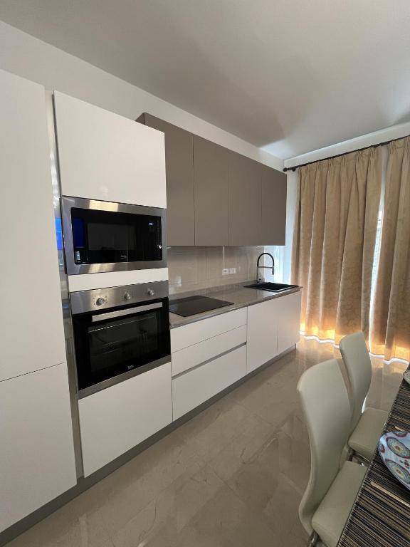 Kuchnia lub aneks kuchenny w obiekcie Residence Belvedere Trieste